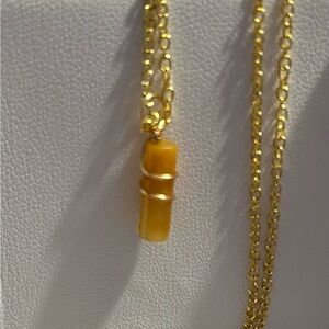 Elegant Gold Pendant Necklace